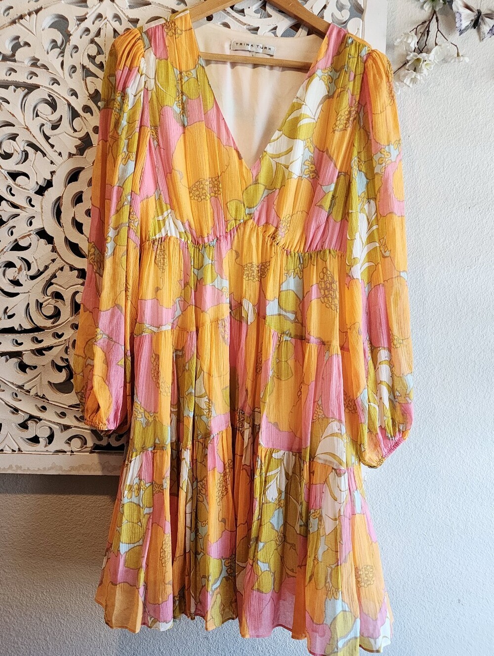 TRINA TURK A LINE CHIFON FEMININE DRESS V NECK LONG SHEER SLEEVE SZ large - Picture 9 of 16